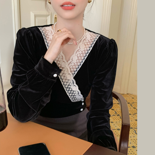 Real shooting early spring retro westernized minority design lace deep V velvet elastic high waist long sleeve shirt