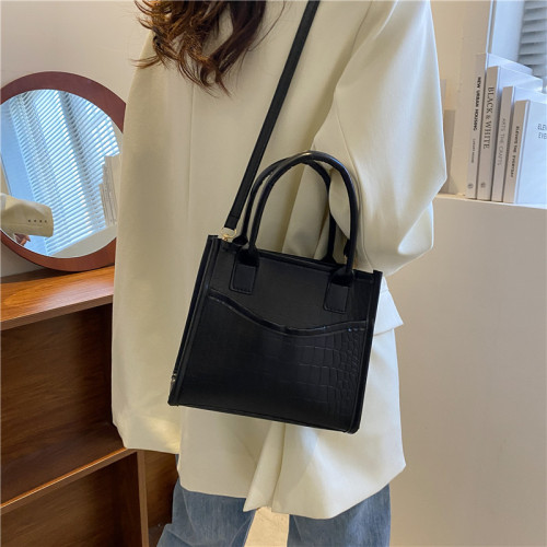 Vintage small bag foreign style women's bag 2022 fashionable new fashion texture single shoulder bag simple portable messenger bag