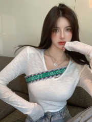 Real price! Design sense contrast letter T-shirt women's long sleeve slim fit shoulder pad top bottom shirt women's 1384