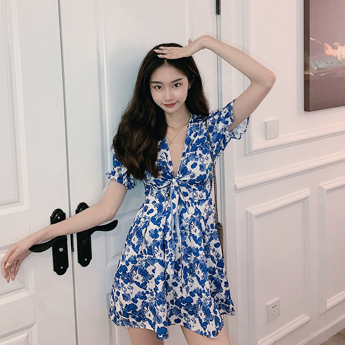 Real price broken flowers show thin collar design sense bubble sleeve blue and white porcelain dress women