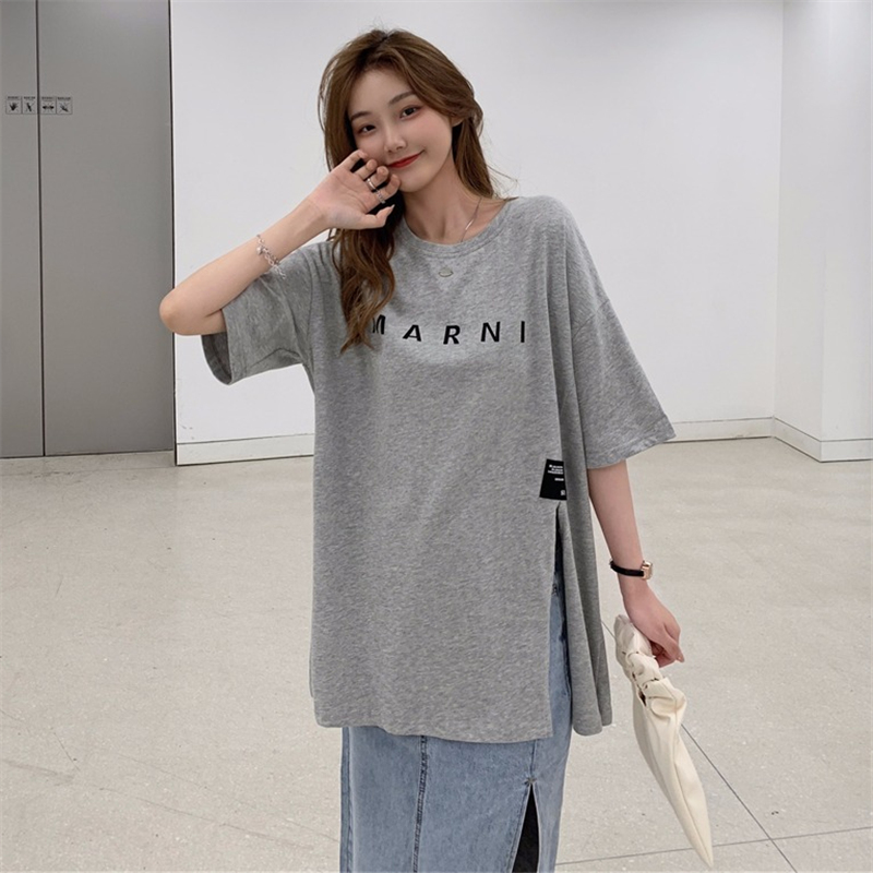 Korean creative letter printing loose and versatile bottoming Shirt Short Sleeved cotton shirt women's label split top