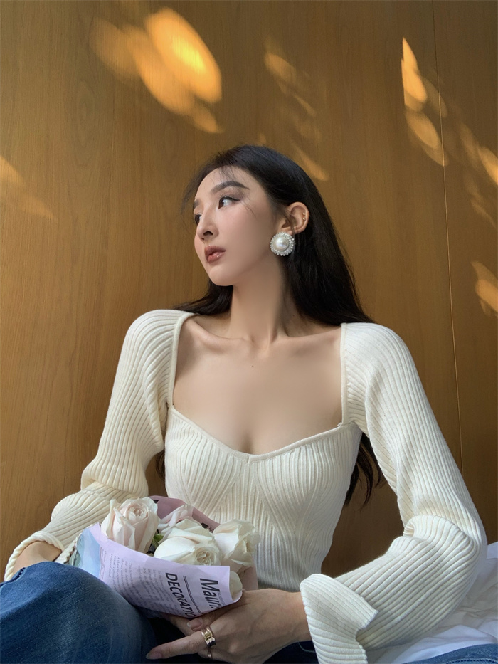 Real shooting and real price temperament sexy thin Strapless elastic sweater