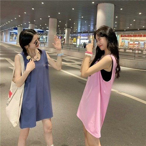 Korean 2022 new loose medium and long letter embroidery cover meat age reducing lower garment missing vest t-shirt female