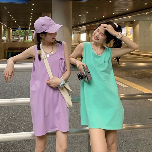 Korean 2022 new loose medium and long letter embroidery cover meat age reducing lower garment missing vest t-shirt female