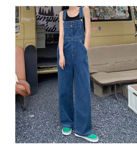 Actual shooting of 2022 Korean version of new loose and thin age reducing denim suspenders women's wide leg trousers
