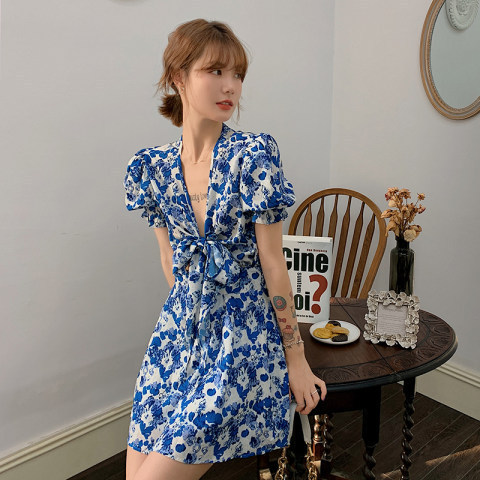 French retro floral dress women's  summer new small sexy waist closing seaside holiday dress