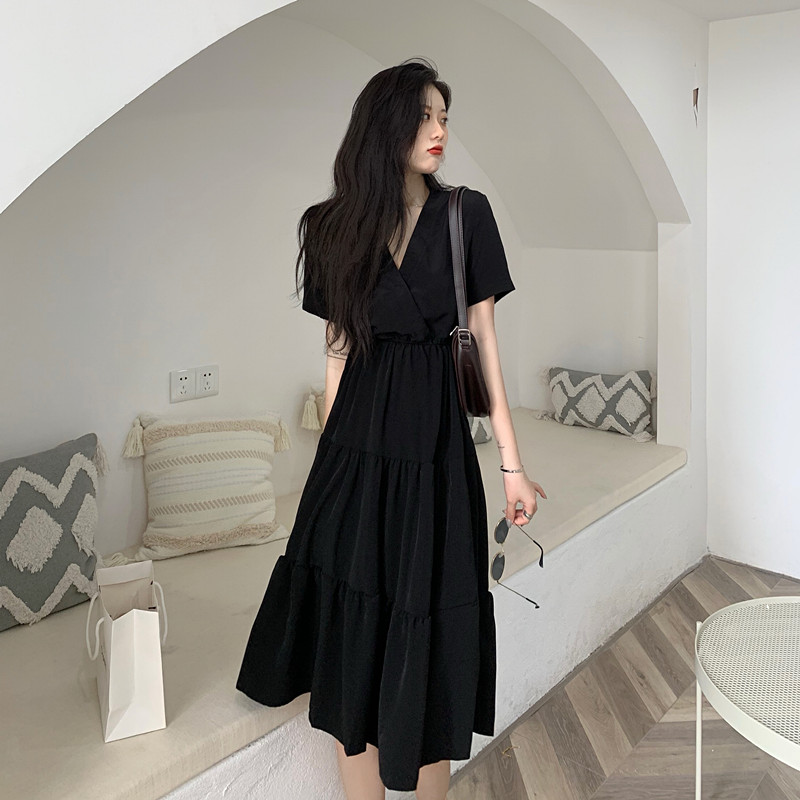 Women's long sleeved dress with solid neck and long sleeves