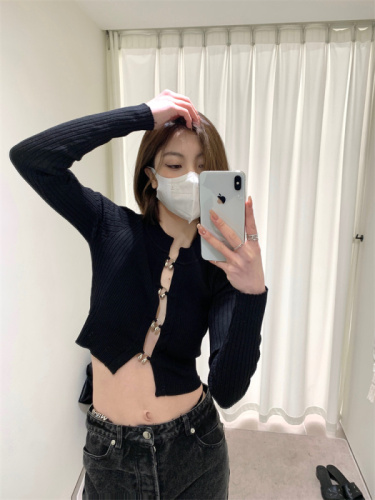 Hollow out top female design sense short hot girl chic pure desire sexy mind niche spring knitted cardigan