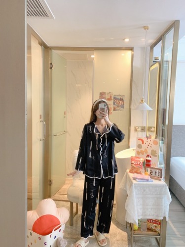 Spring snow silk wave edge women's long sleeved pajamas suit comfortable thin soft printed home clothes