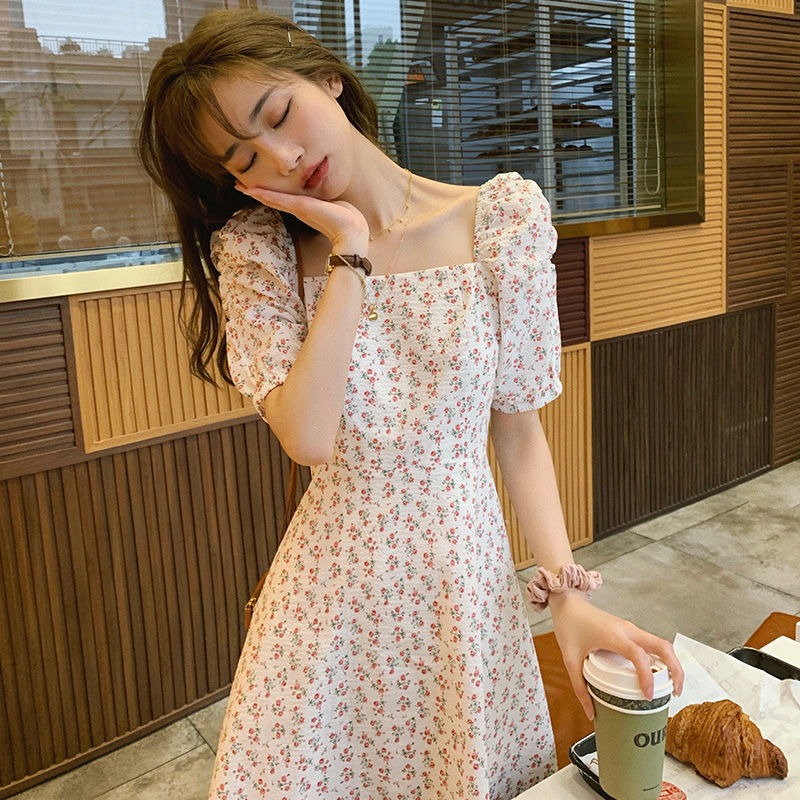2022 summer new fragmentary French retro romantic fairy skirt square neck thin medium length dress women's fashion