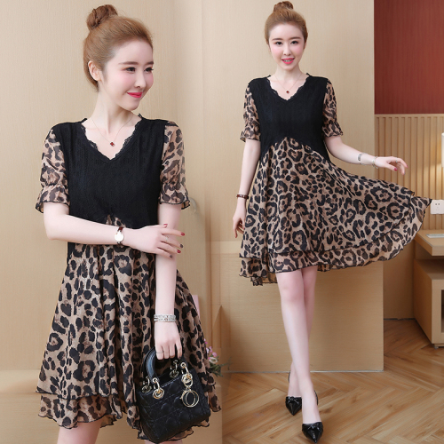 Real shooting large 2022 summer dress fat mm leopard print dress small man covered belly reduced age loose thin Chiffon Skirt
