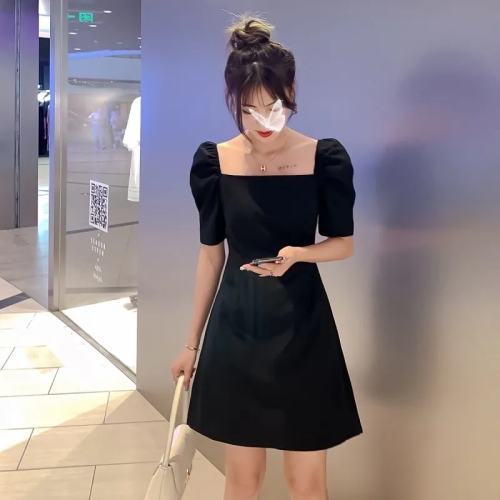 Large women's Vintage bubble sleeves look thin and cover your belly fat mm small black skirt dress Hepburn style square collar skirt children's summer