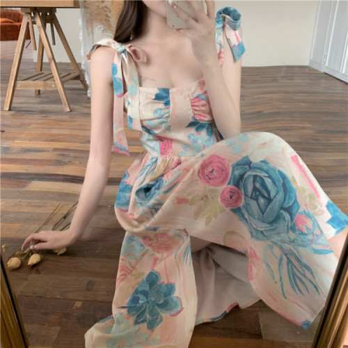 Chaoxian Hainan Sanya seaside holiday tourism photo suspender skirt French retro oil painting printing temperament dress