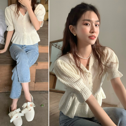 Real shooting Korean romantic temperament gentle V-neck small bubble sleeve high waist cardigan hook flower knitted sweater