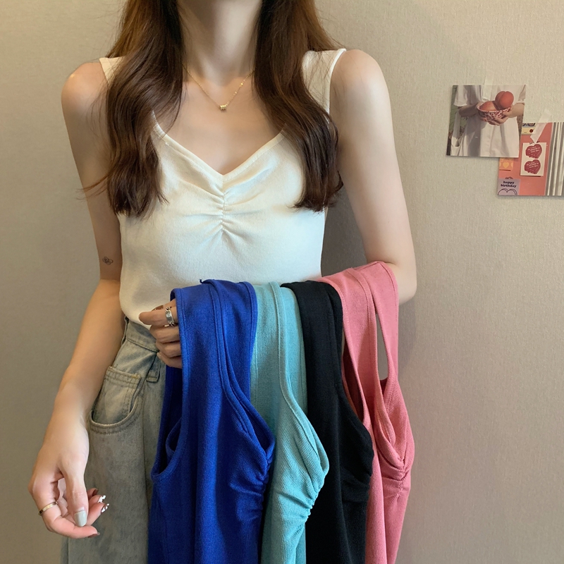 Real shooting, real price, spring and summer Korean version, V-neck design, sleeveless knitting, with a small vest top inside