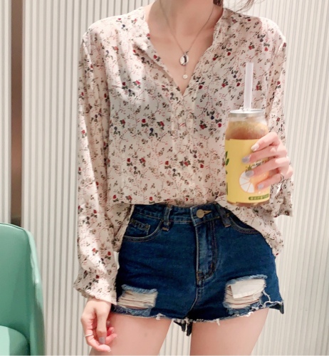 Vintage and versatile broken Flower Chiffon Blouse women's spring 2020 new fashion foreign style V-neck loose blouse women