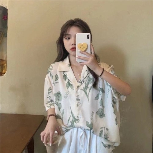Summer 2022 new Korean loose suit collar print vertical design sense of minority short sleeve shirt female student