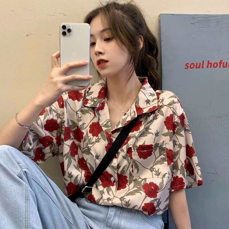Short sleeved floral shirt women's design sense of Hong Kong Style Korean version 2022 Vintage Hong Kong flavor very fairy foreign style coat