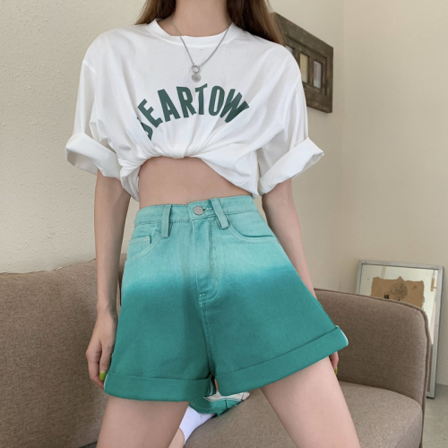 Real shooting and real price ~ New Korean versatile casual gradient white denim shorts