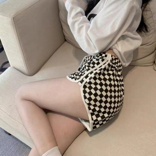 Non real shooting spring and summer checkerboard plaid pants 2022 new hot girls wear hot pants and high waist casual pants
