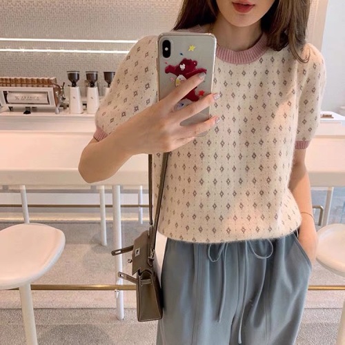 Japanese gentle style short knit shirt for women in spring and autumn wear ins net red foreign style bottom and short sleeved top inside