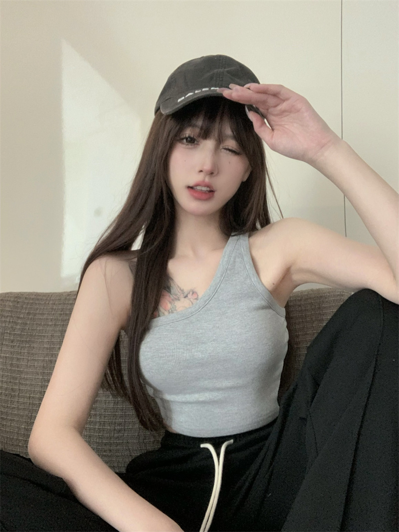 Real price spring new solid color tight short one shoulder suspender vest with breast pad