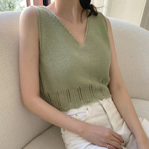 Korean summer new V-neck loose and thin Korean chic sleeveless short knitted vest thin top
