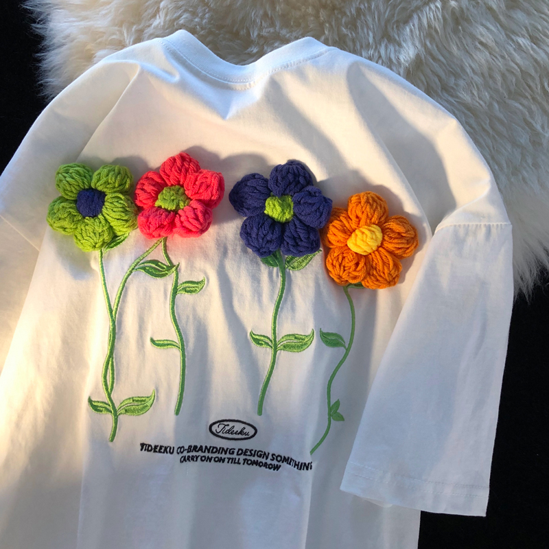 Cotton 2022 new short sleeve t-shirt female embroidery + design flower