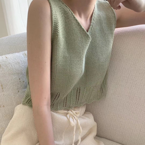 Korean summer new V-neck loose and thin Korean chic sleeveless short knitted vest thin top