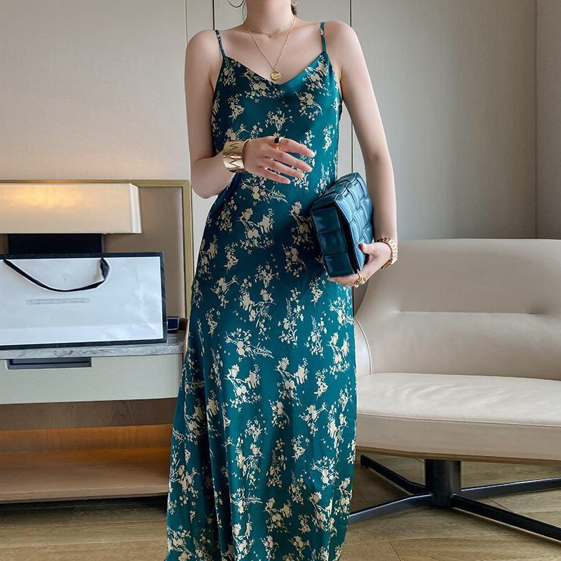 Skirt fairy super xiansen Department 2022 summer new broken flower suspender dress French green long skirt looks thin