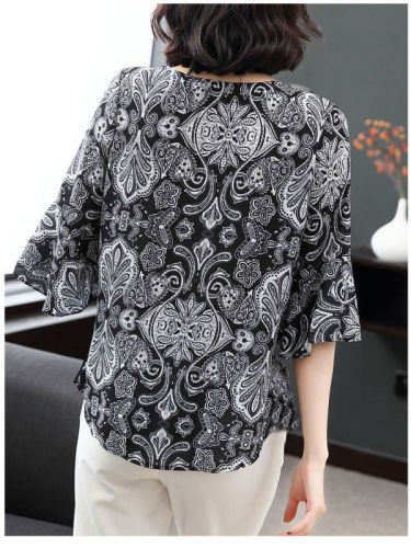 New middle-aged women's mother's summer clothes middle-aged and elderly small shirt T-shirt CHIFFON BELLY covering short sleeve foreign style coat