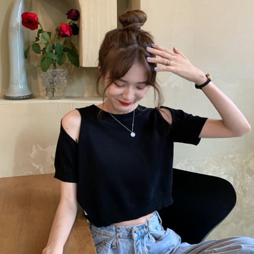New summer net red off shoulder care machine top short loose black knitted short sleeved women's fashion