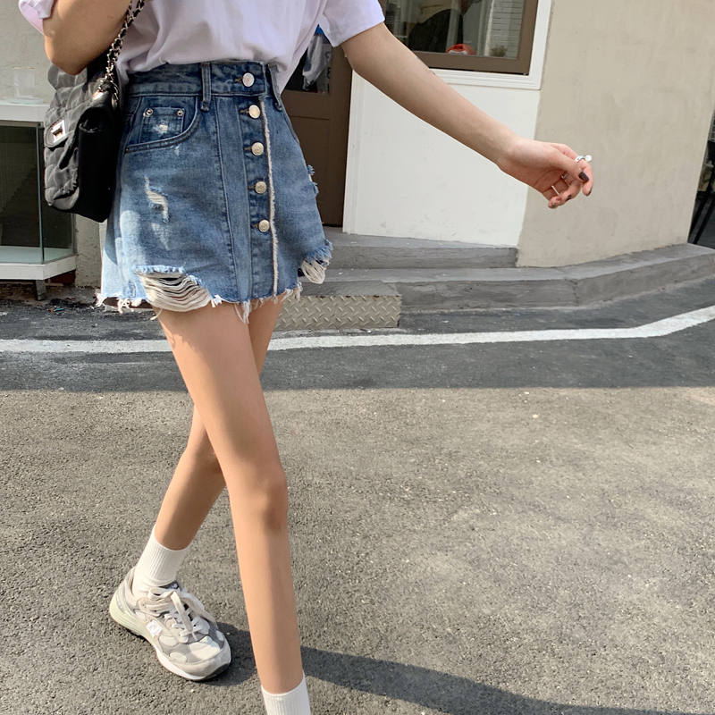 Real shooting and real price 2022 spring and summer new button decoration personalized hole proof jeans skirt