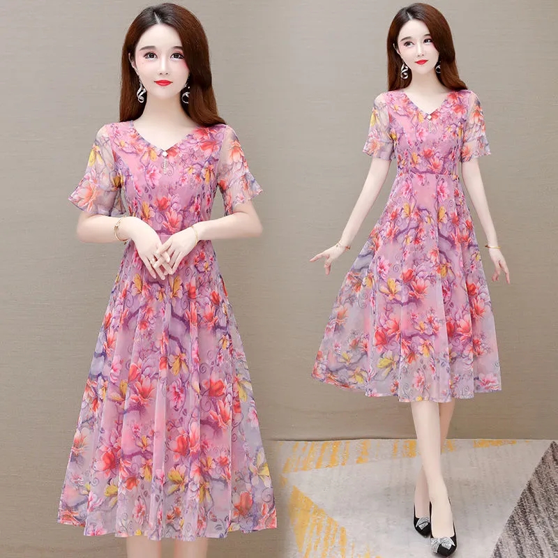 Mother's summer dress 2022 new middle-aged woman's short sleeved foreign style covers her belly and shows her thin hot diamond printed chiffon skirt
