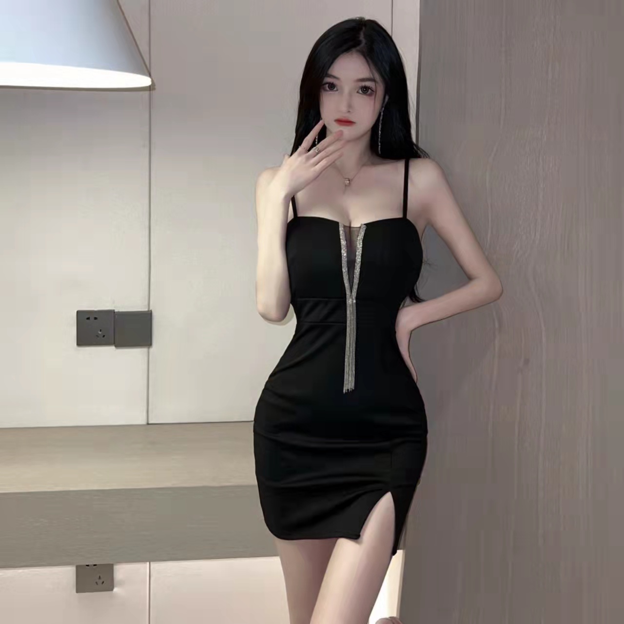 Real shooting of the new sexy summer 2020 mesh stitched metal tassel decorative low chest and hip dress