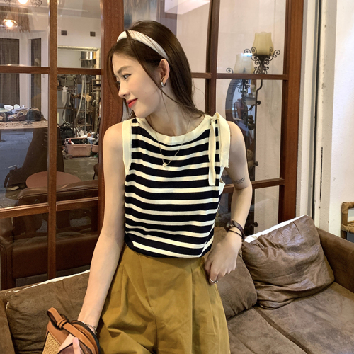 A sense of niche design the new summer slim fit looks thin and versatile striped knitted vest top for women