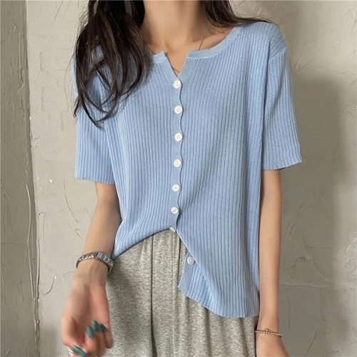 Short sleeve T-shirt design sense of minority women's clothing 2022 new fashion summer Korean chic knitted short versatile top
