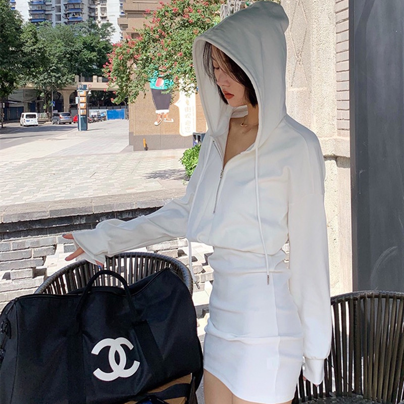White long sleeved Hooded Dress, spring 2022 new sportswear, waist closing and thin buttock wrap dress