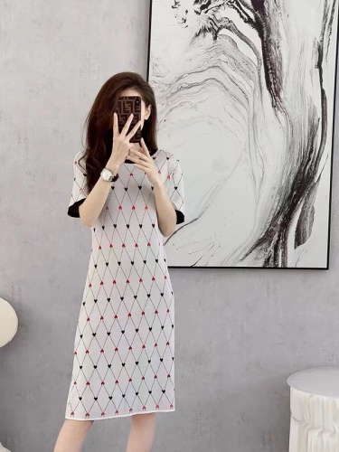 French fashionable knitted dress new women's wear popular in  spring and summer A-line skirt, small design, slim