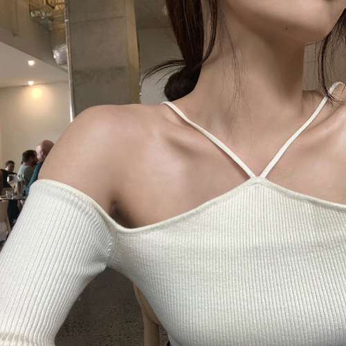 Fragrant neck off shoulder thin shoulder strap small sweater heart machine short hanging neck Knitted Top Women's black and white