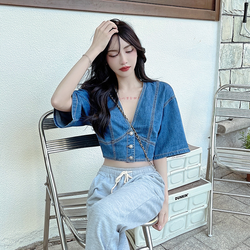 Real shooting and real price 2022 new French minority design, slim and sexy blouse, denim shirt and coat