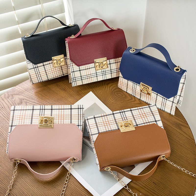 Real shot 2022 Korean version trend simple chain single shoulder diagonal bag fashion buckle belt cover mobile phone bag