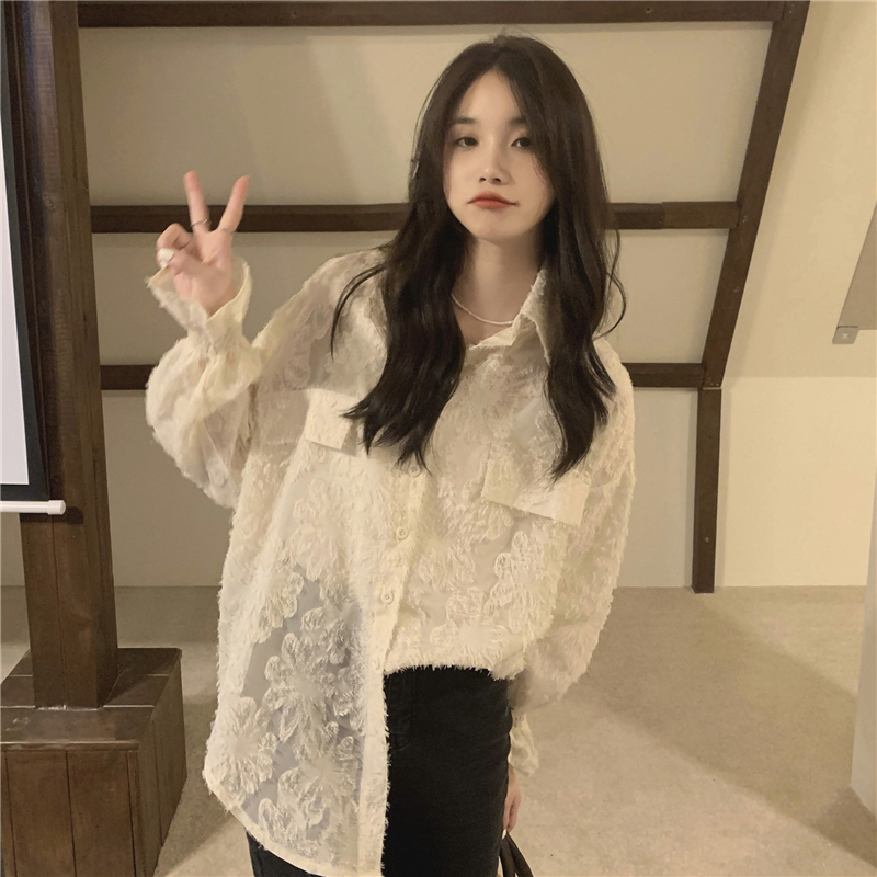 Real price! Apricot lace blouse female design sense of minority chic loose sunscreen shirt
