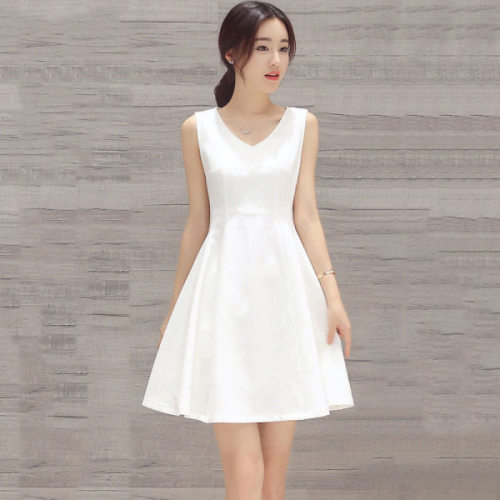 Dress  new style dress fashion, foreign style, sexy, thin and small, white bottomed skirt, small and fresh women's dress