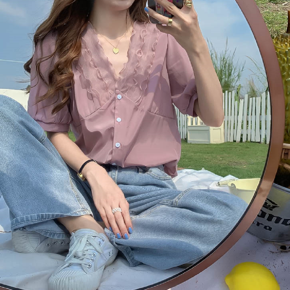 Real shooting and real price summer new French minority V-neck Lace Chiffon short sleeved women's shirt