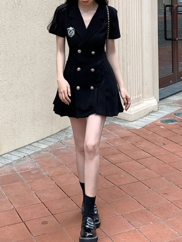 School flower hostess 2022 summer clothes new college style dress women's summer back strap bow pleated skirt
