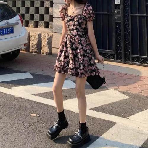 Huajie wahjuis 2021 new French literature and art RETRO thin broken flower bubble sleeve dress women's summer skirt