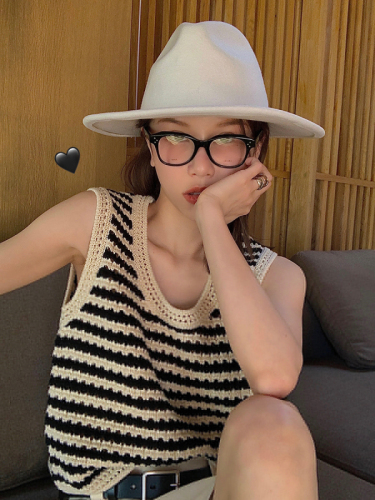 Black and white striped hollow out knitted vest for women 2022 summer new loose outer wearing suspender sleeveless vest