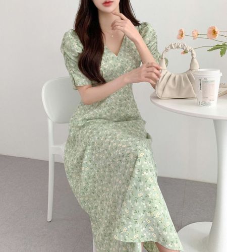 Korean chic summer new French style V-neck bubble sleeve dress women's waist slim Floral Dress