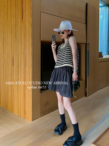 Black and white striped hollow out knitted vest for women 2022 summer new loose outer wearing suspender sleeveless vest